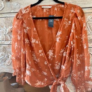 🍊🌸 Abercrombie & Fitch Orange Floral Wrap Blouse